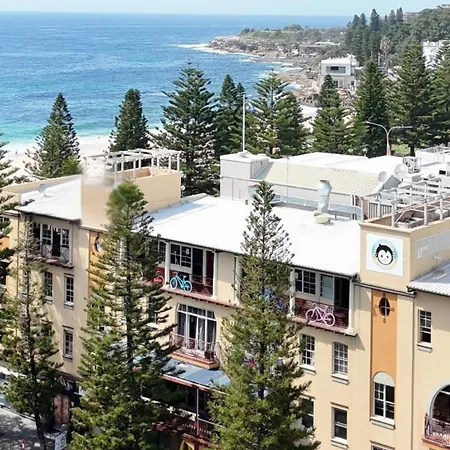 Mad Monkey Hostel Coogee Beach-3